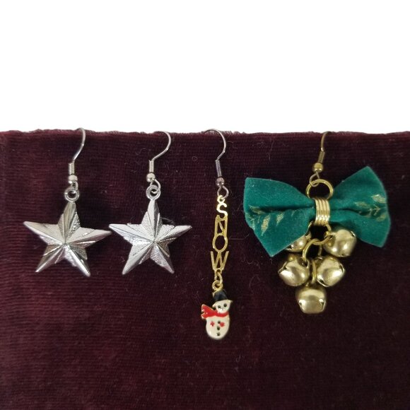 Vtg Holiday Christmas Jewelry Bundle of Earrings & a Charm Bracelet - Picture 3 of 7